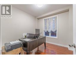 Family room - 98 Thornhill Ravines Crescent, Vaughan, ON L6A4J8 Photo 6