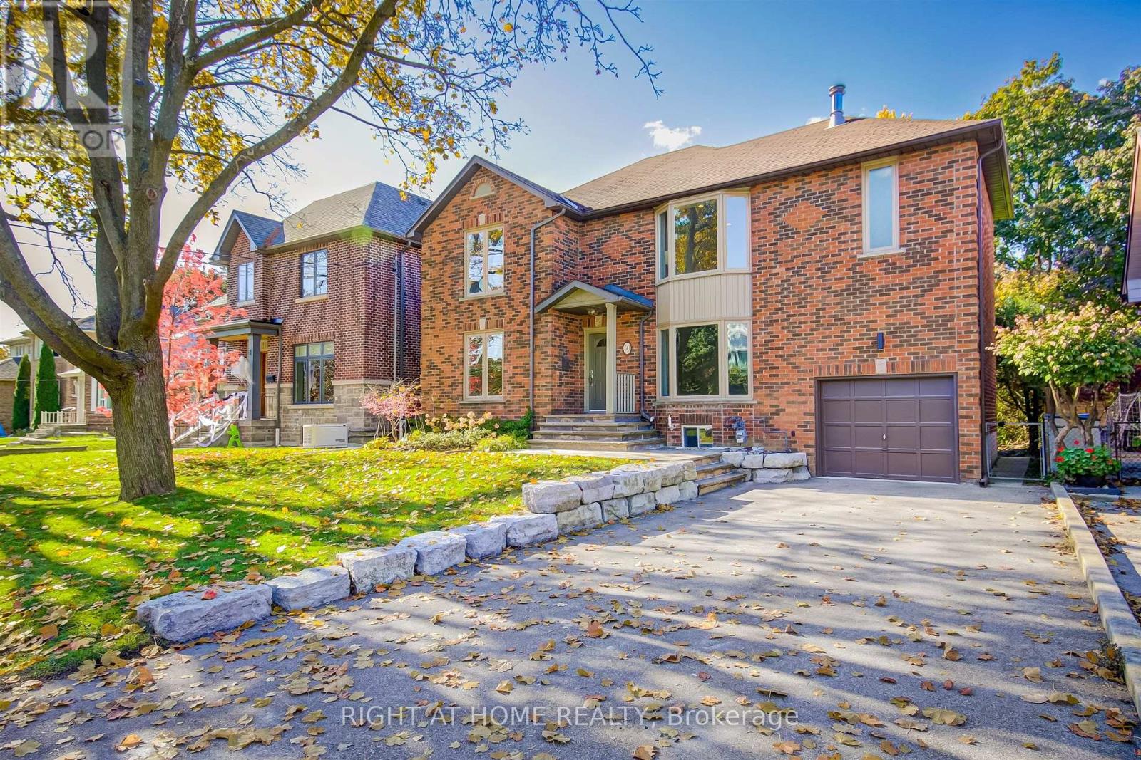50 GARDENVALE ROAD, Toronto (Stonegate-Queensway) — photo 2