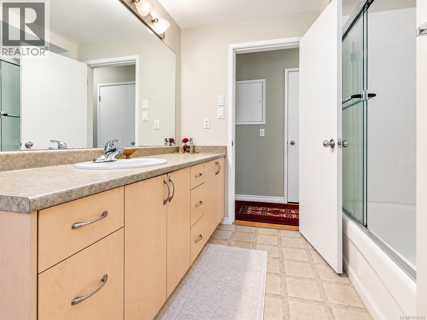  3524 Plymouth Road, Oak Bay