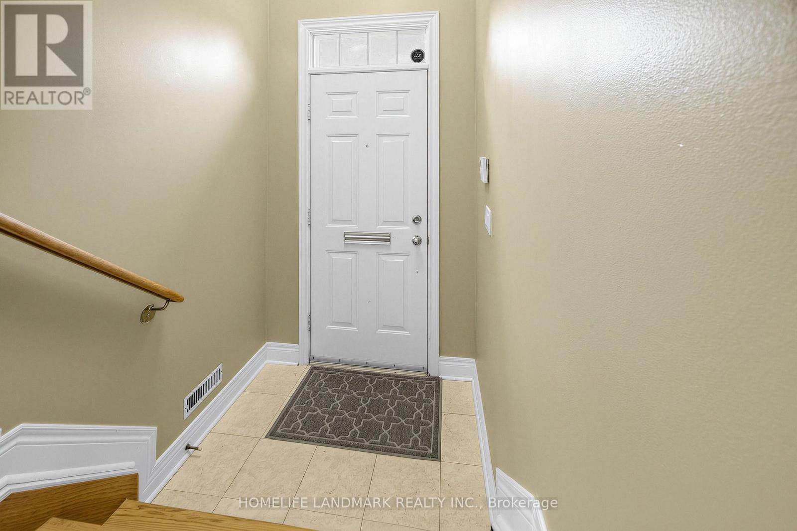 2283 Lake Shore Boulevard West — photo 4