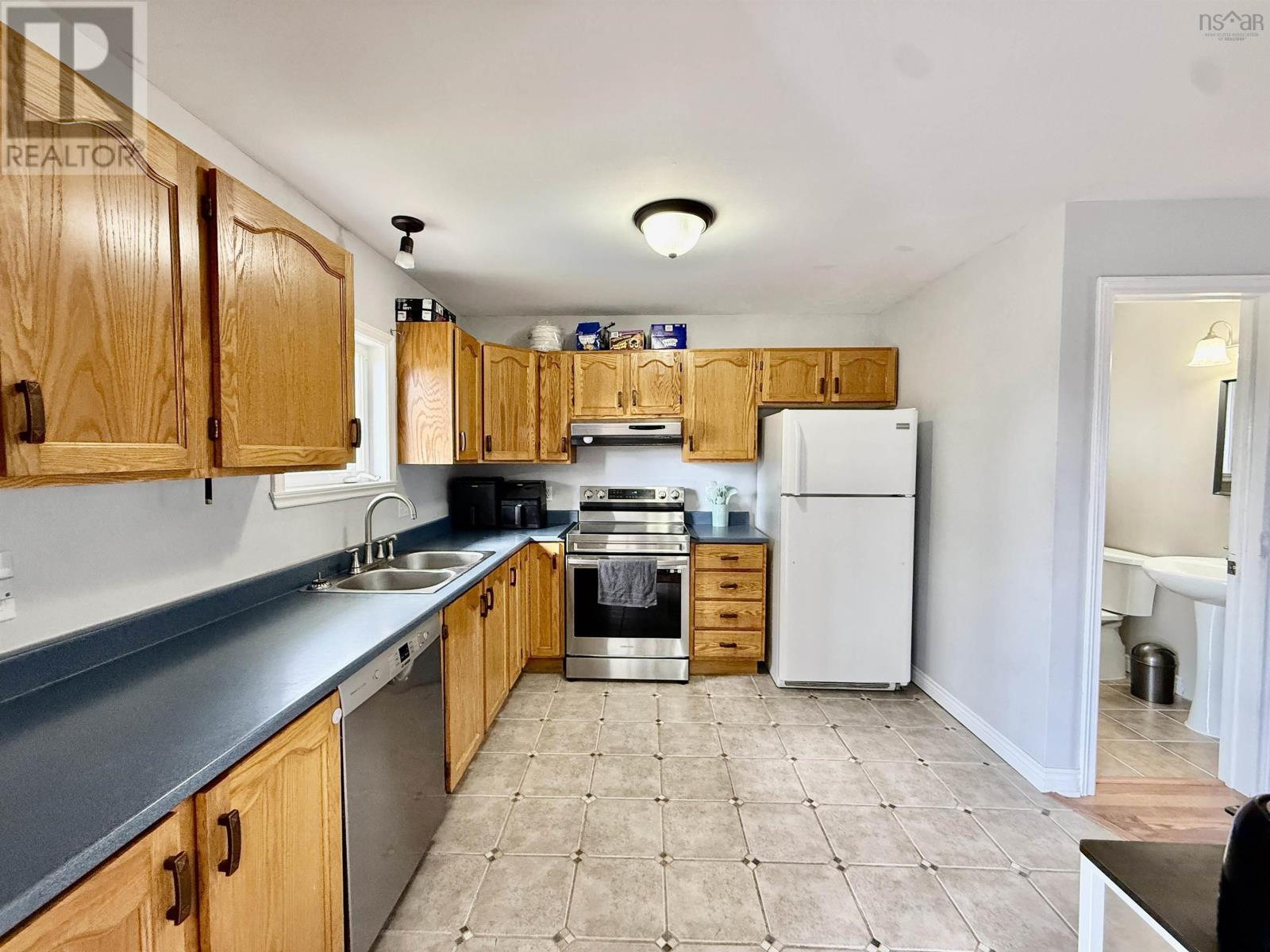12 Shamrock Court - 6