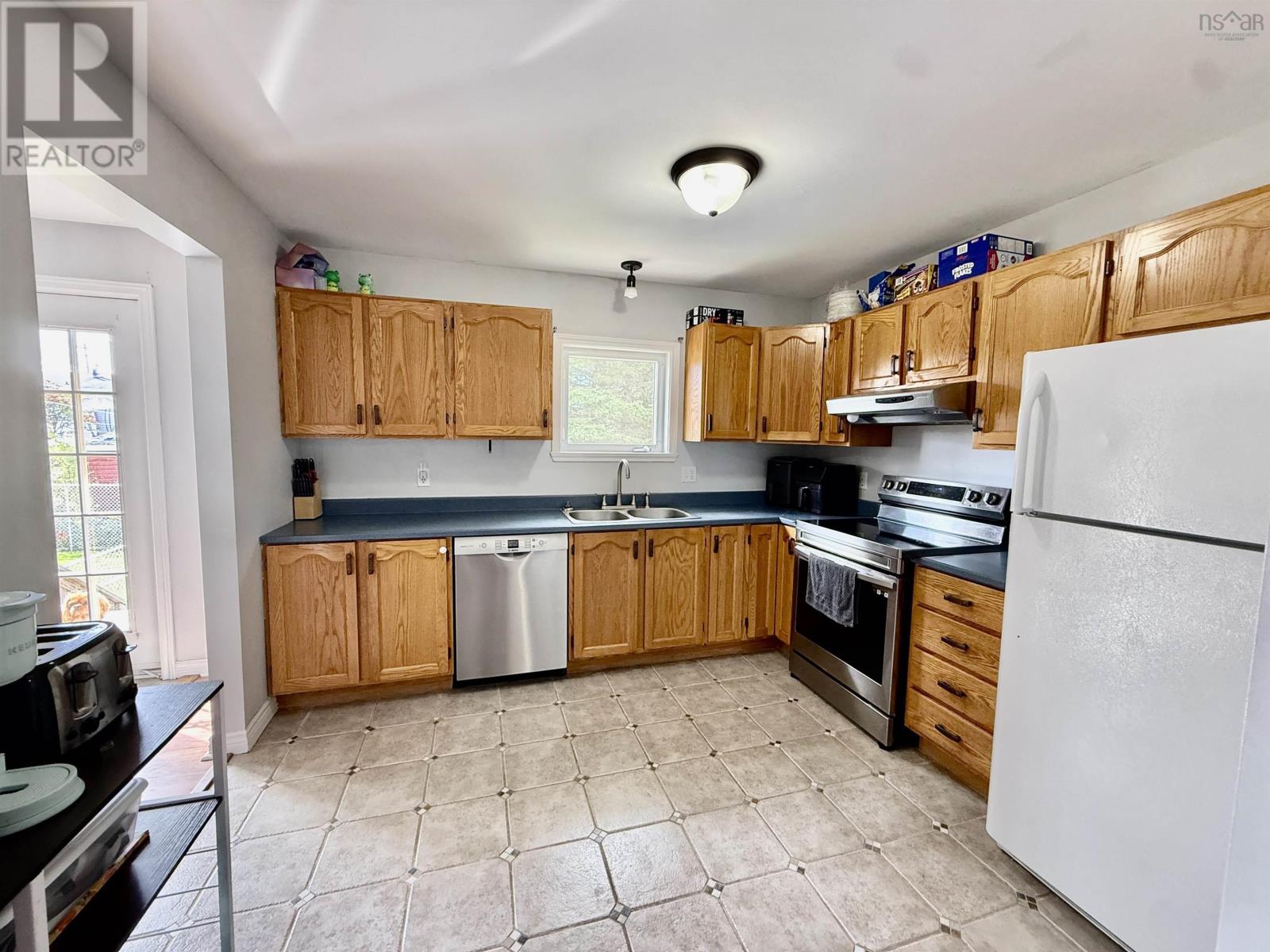12 Shamrock Court - 7