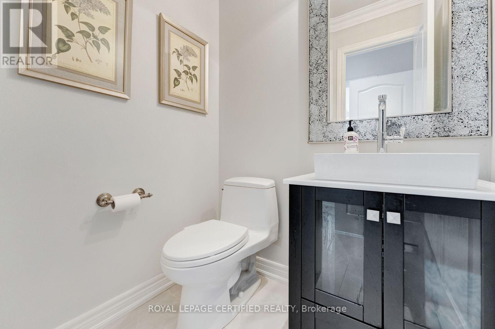 2479 Bon Echo Drive — photo 13
