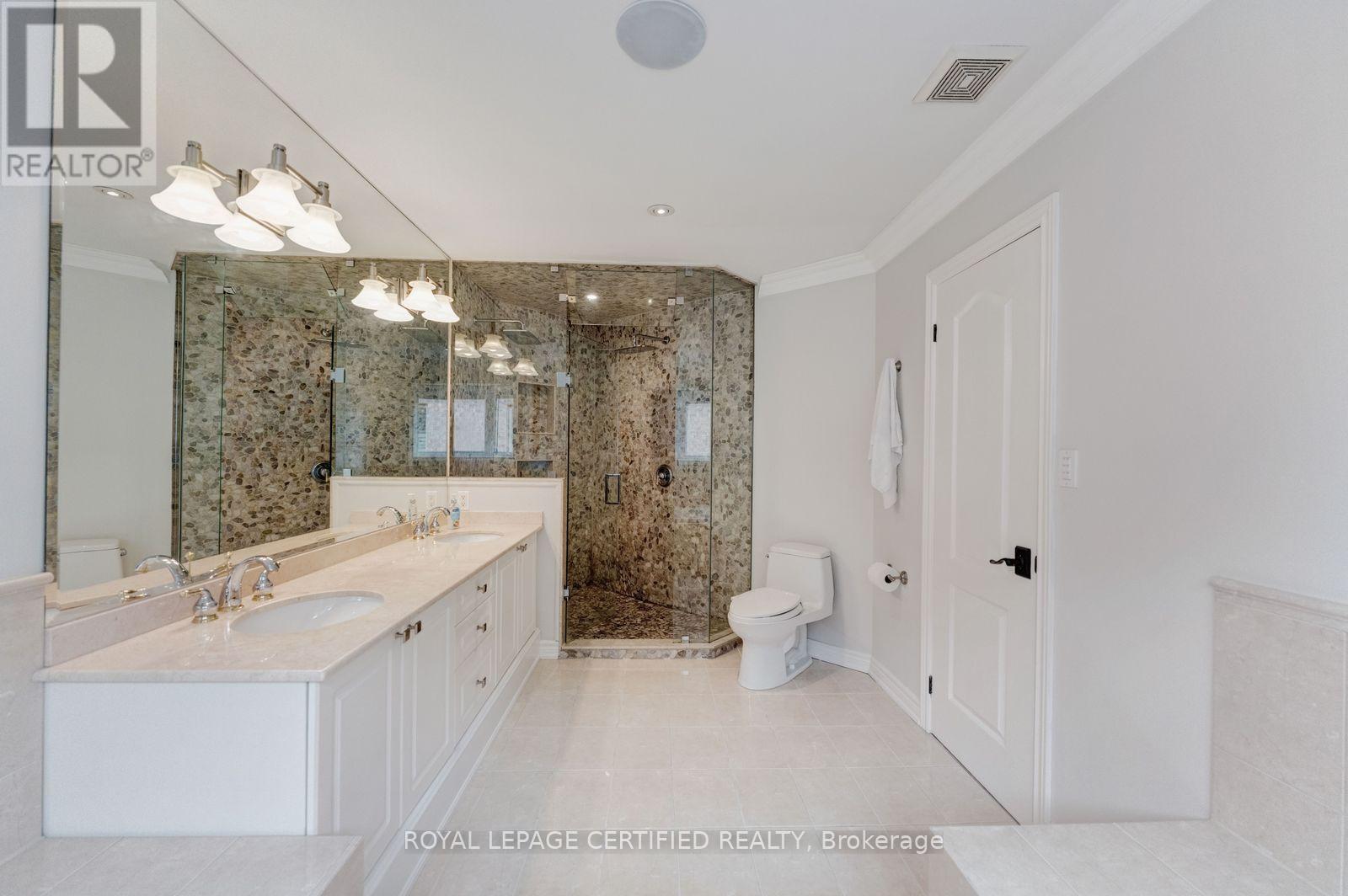 2479 Bon Echo Drive — photo 17