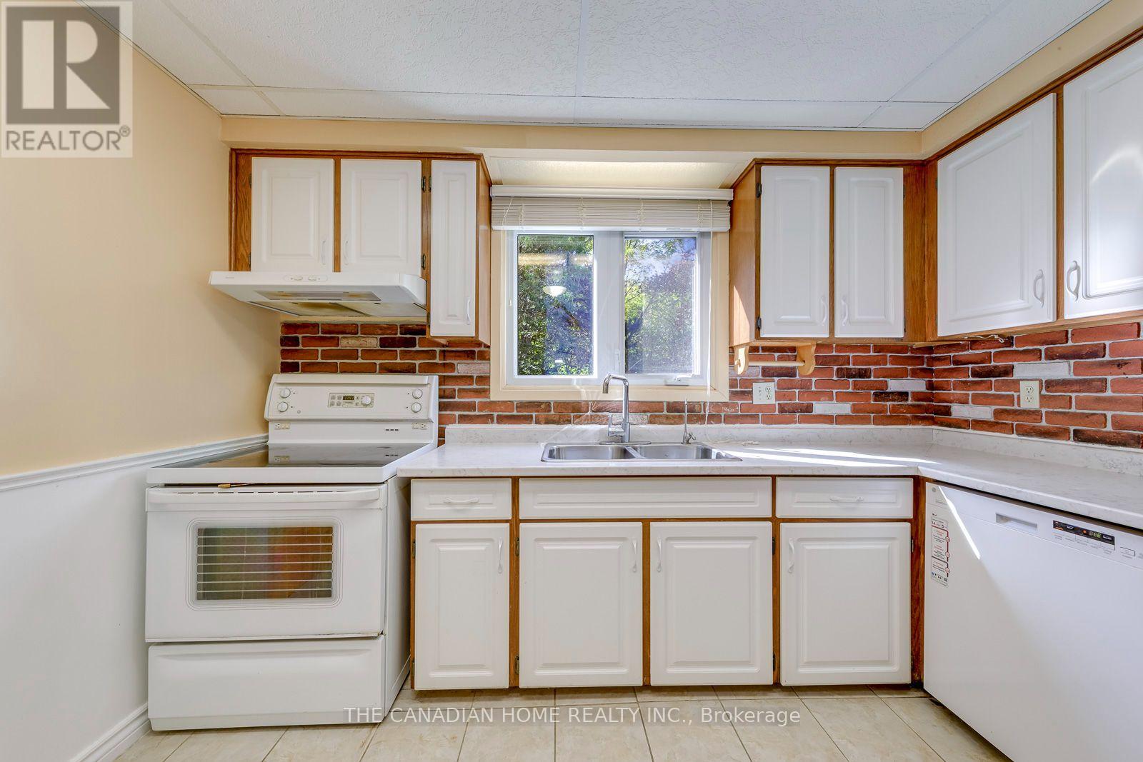 15 Newton Road, Brampton, ON photo 16