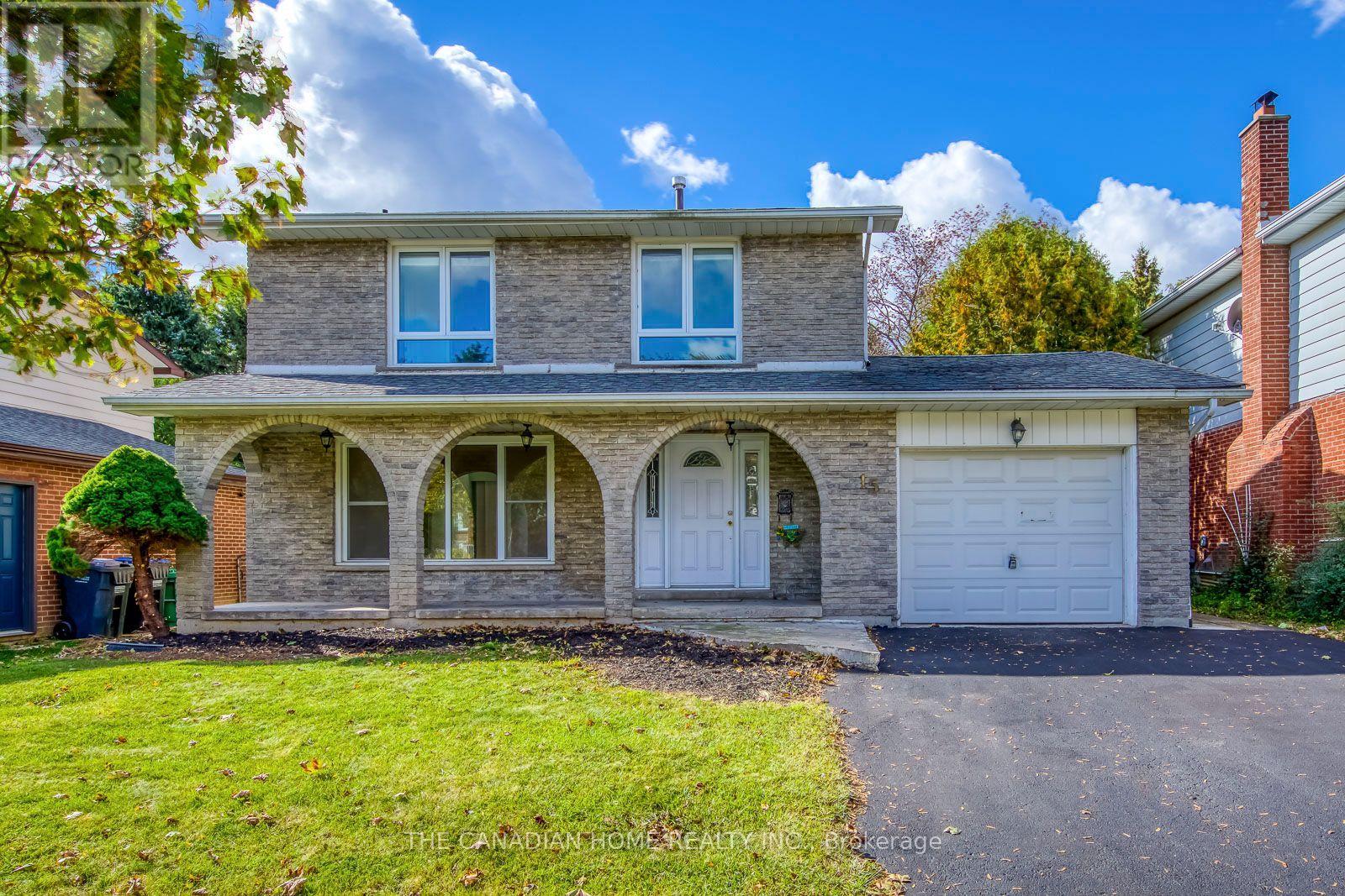 15 Newton Road, Brampton, ON photo 2