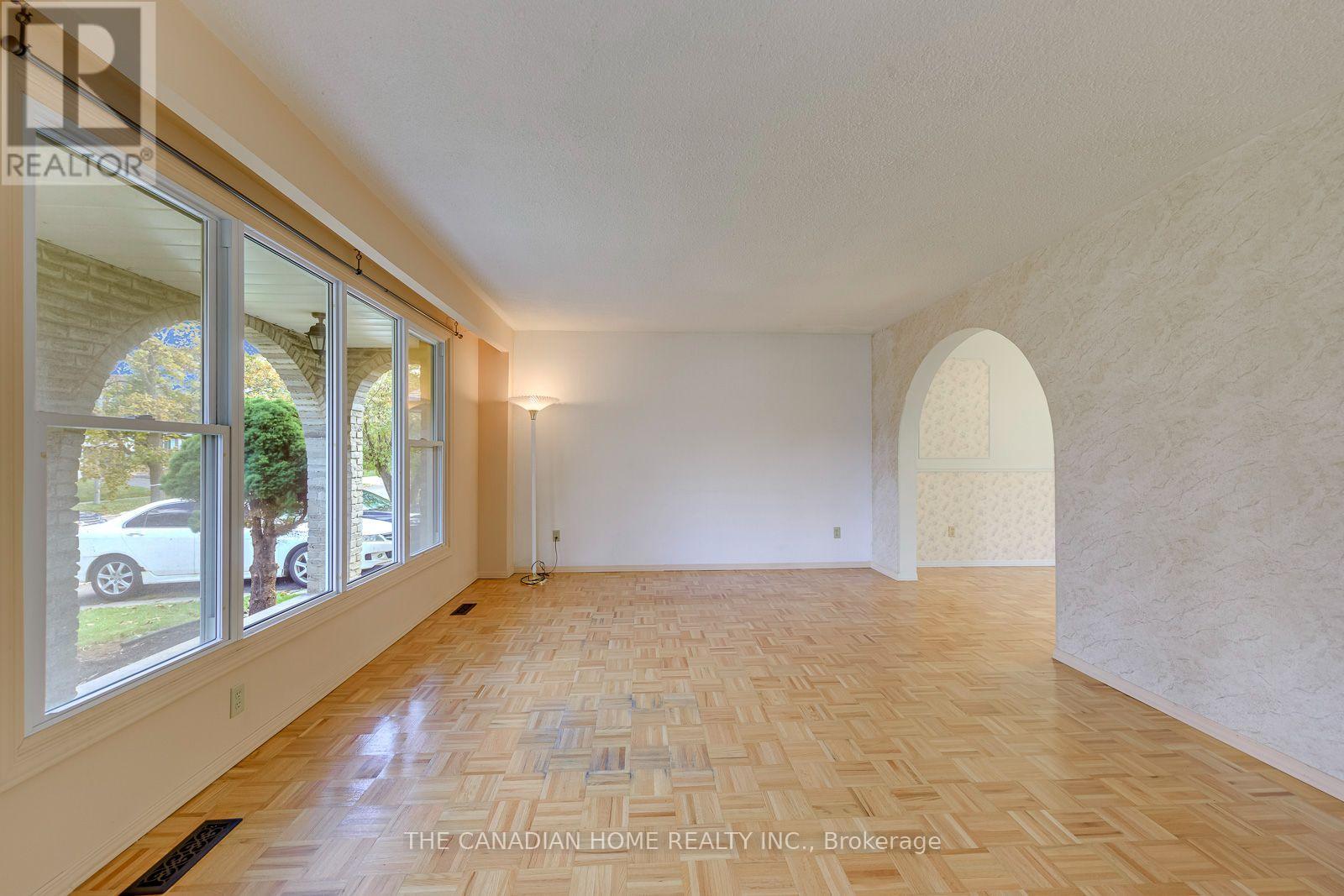 15 Newton Road, Brampton, ON photo 6