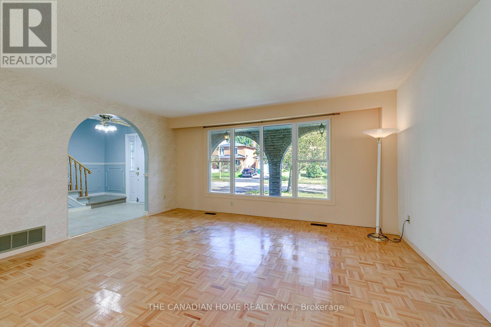 15 Newton Road, Brampton, ON photo 7