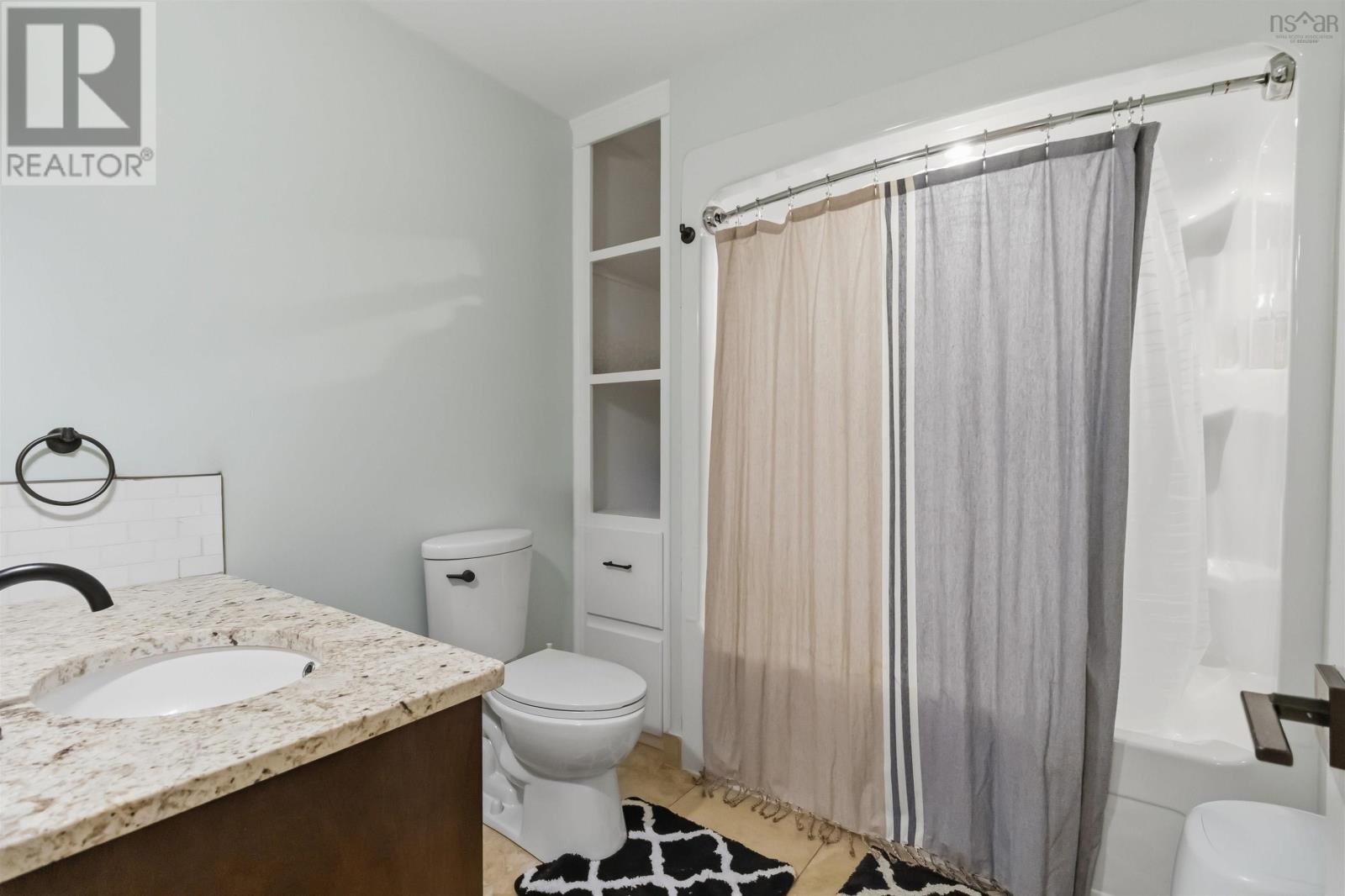 44 Brackstone Court - 17