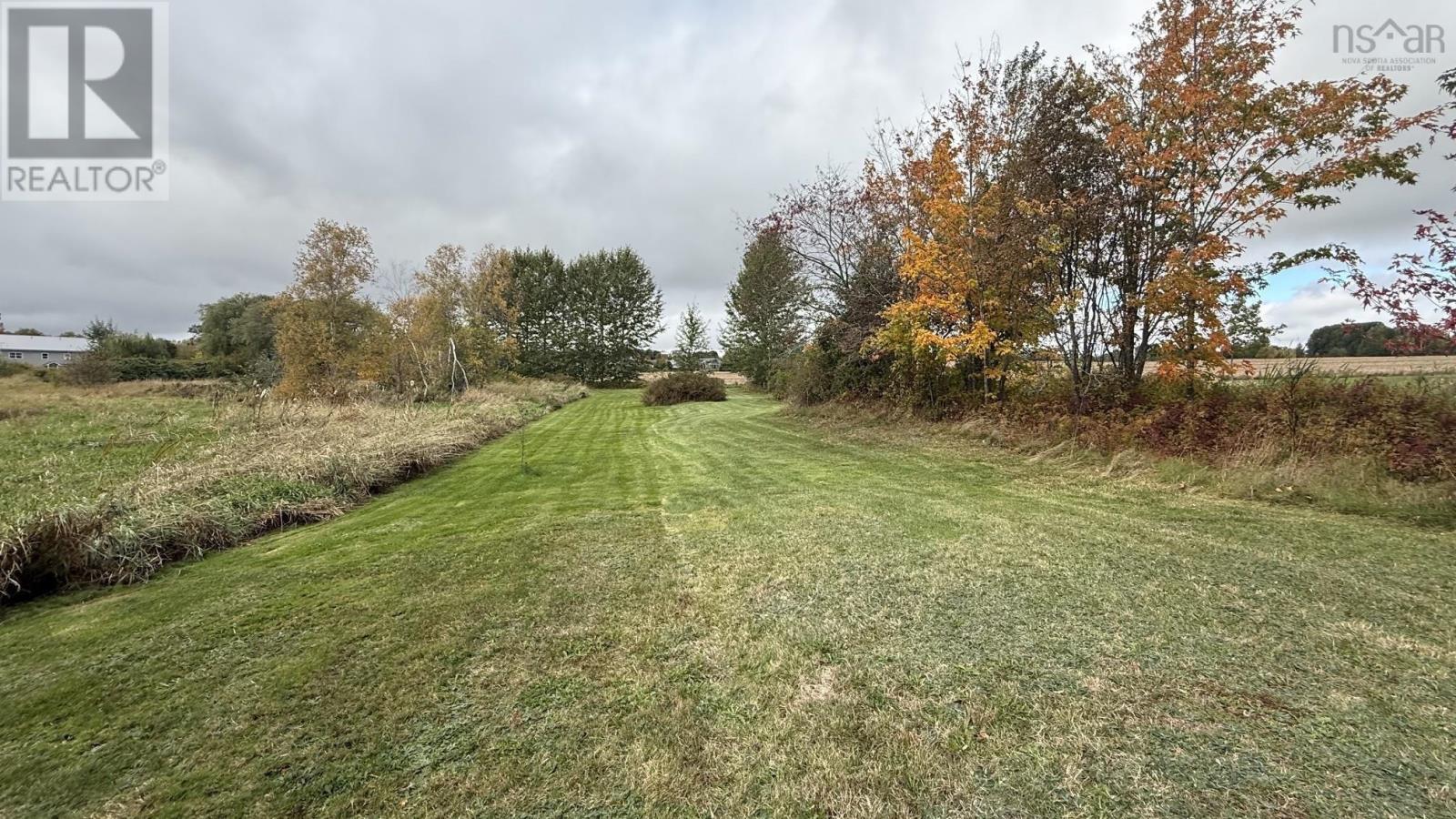 1215 Starrs Point Road - 11