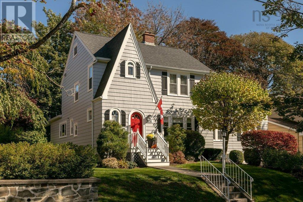 1951 Parkwood Terrace - 1