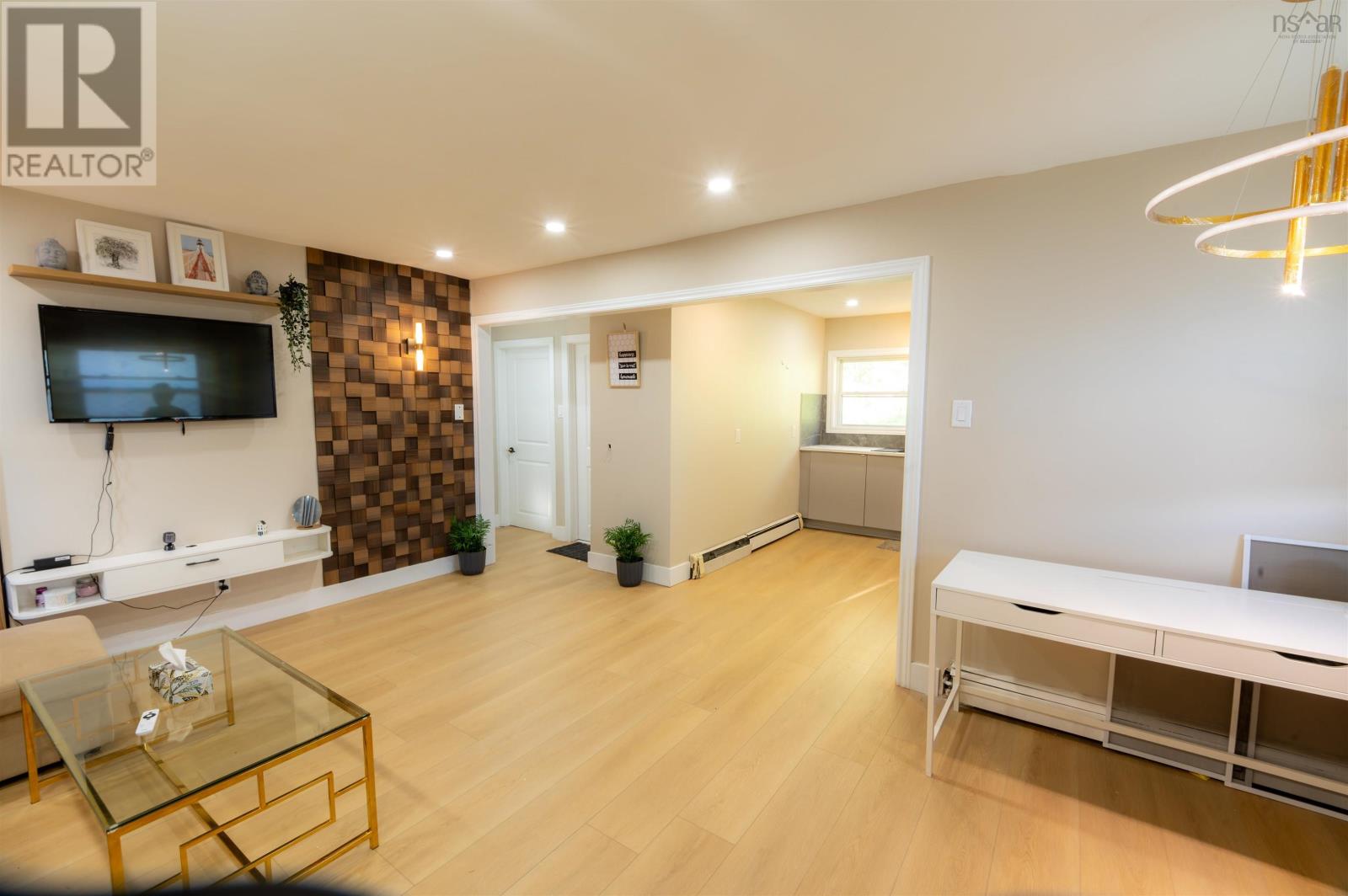 #23 Mountain Avenue - 24