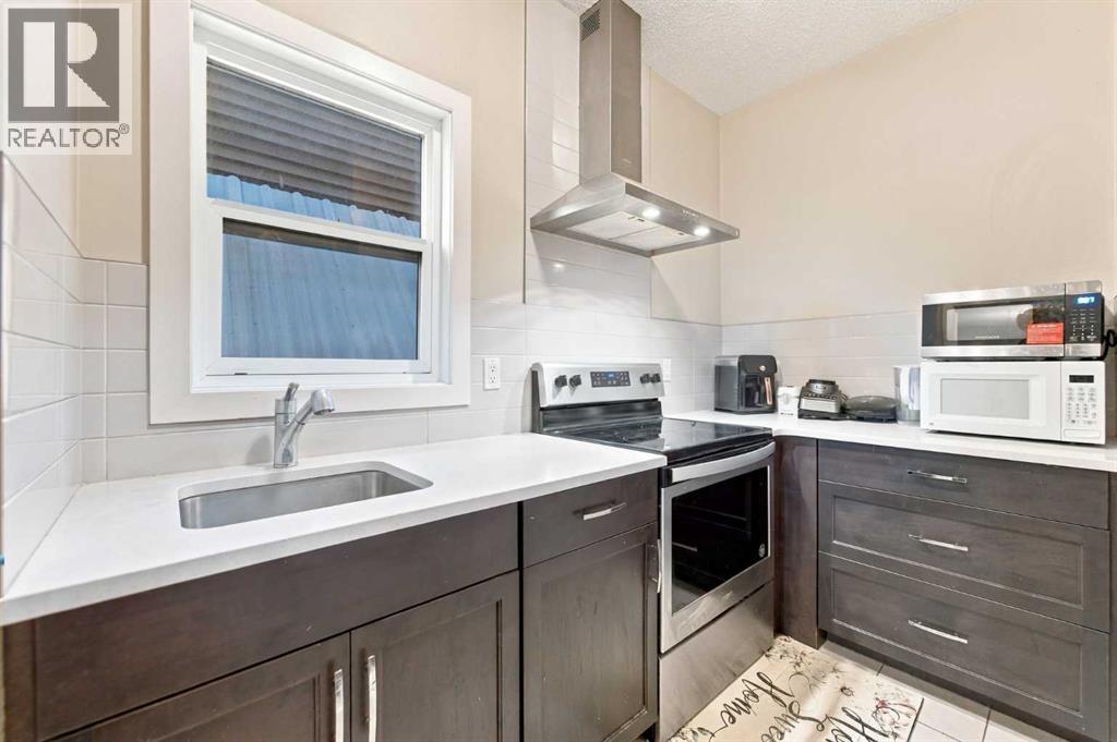242 Savanna Close NE - photo 15