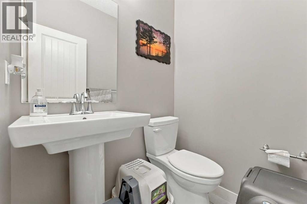 242 Savanna Close NE - photo 10