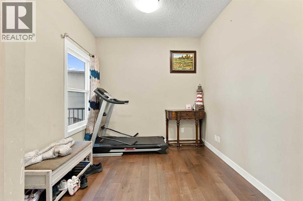 242 Savanna Close NE - photo 9