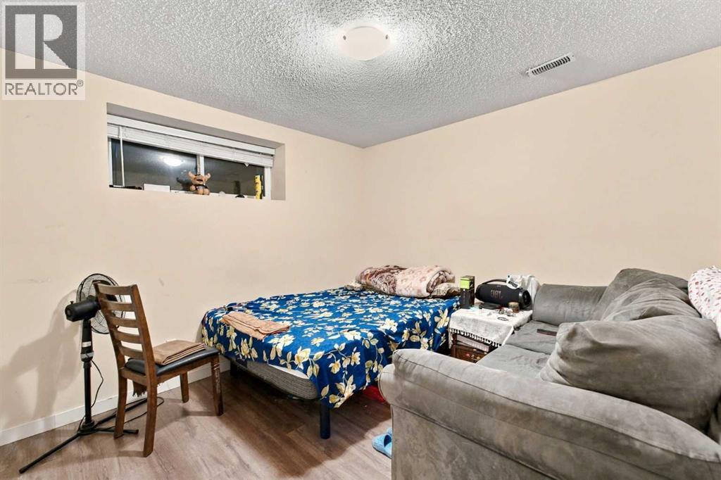 242 Savanna Close NE - photo 34