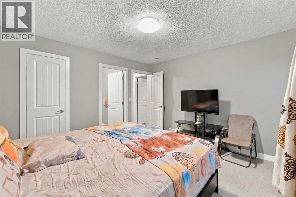 242 Savanna Close NE - photo 32
