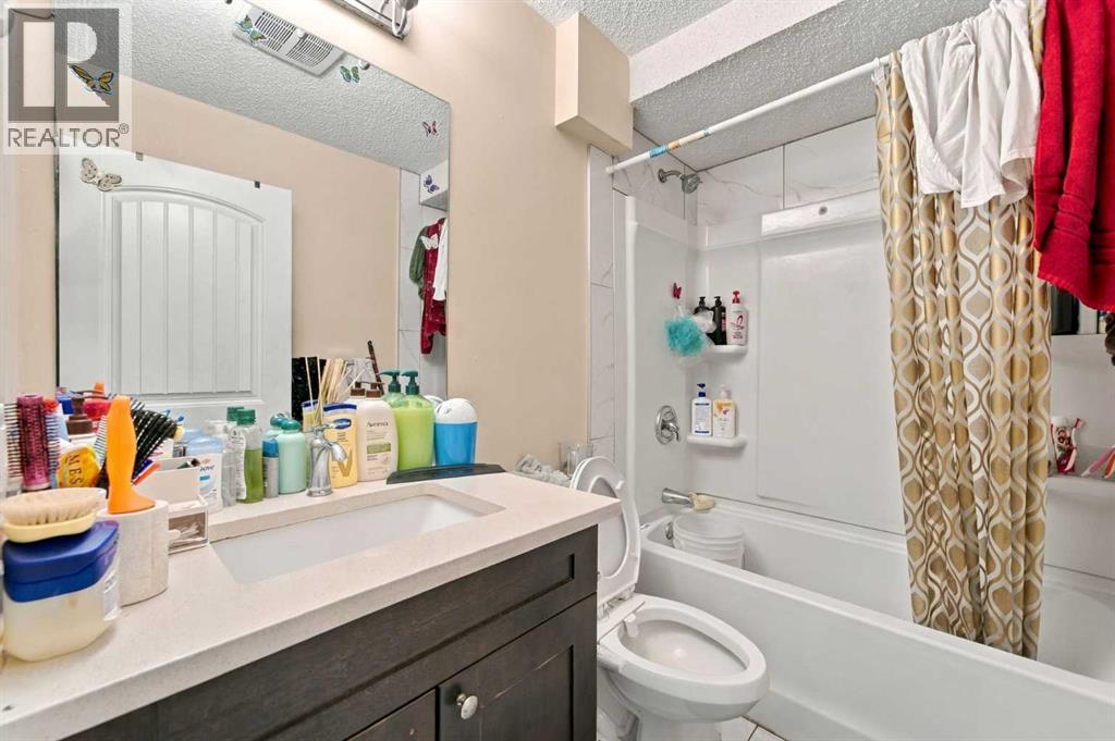 242 Savanna Close NE - photo 35