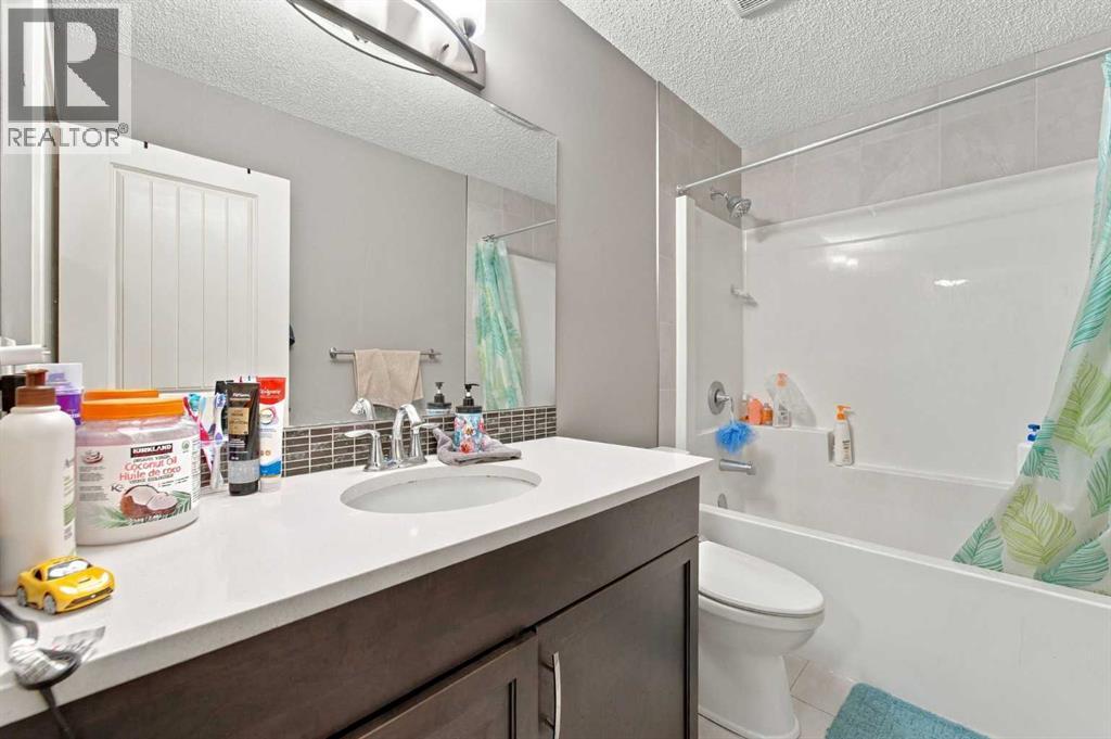 242 Savanna Close NE - photo 33