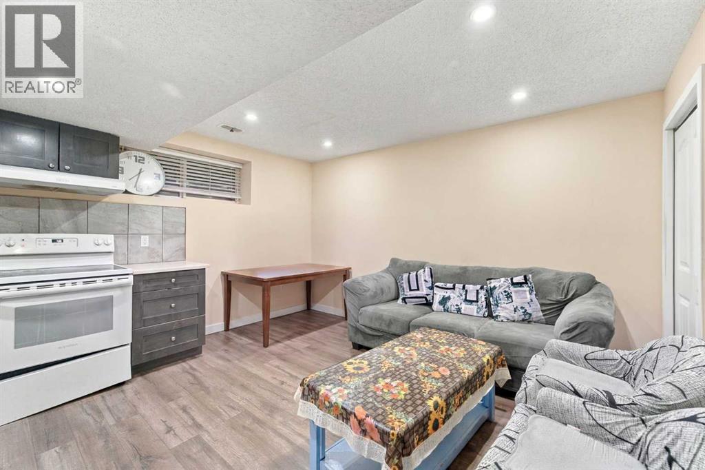 242 Savanna Close NE - photo 38