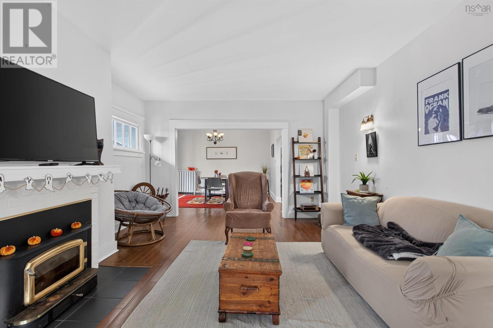 6421/6423 Coburg Road - 22