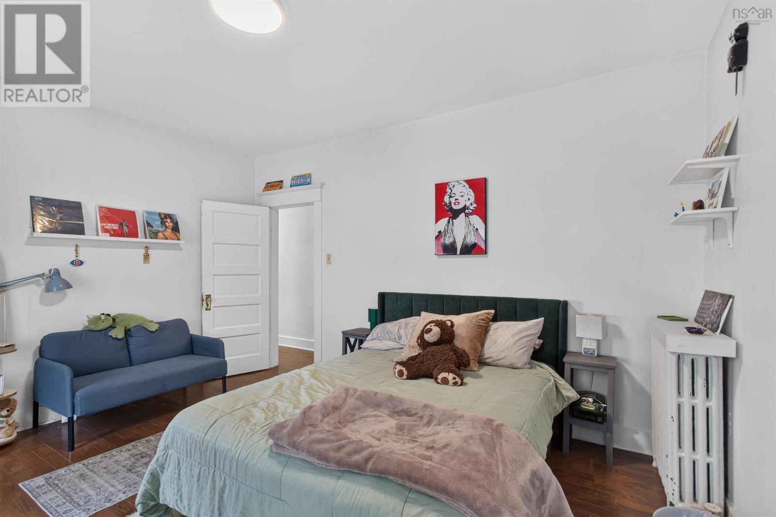6421/6423 Coburg Road - 33