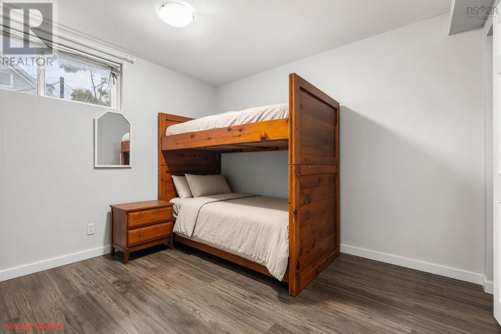 #1 2093 Creighton Street - 10