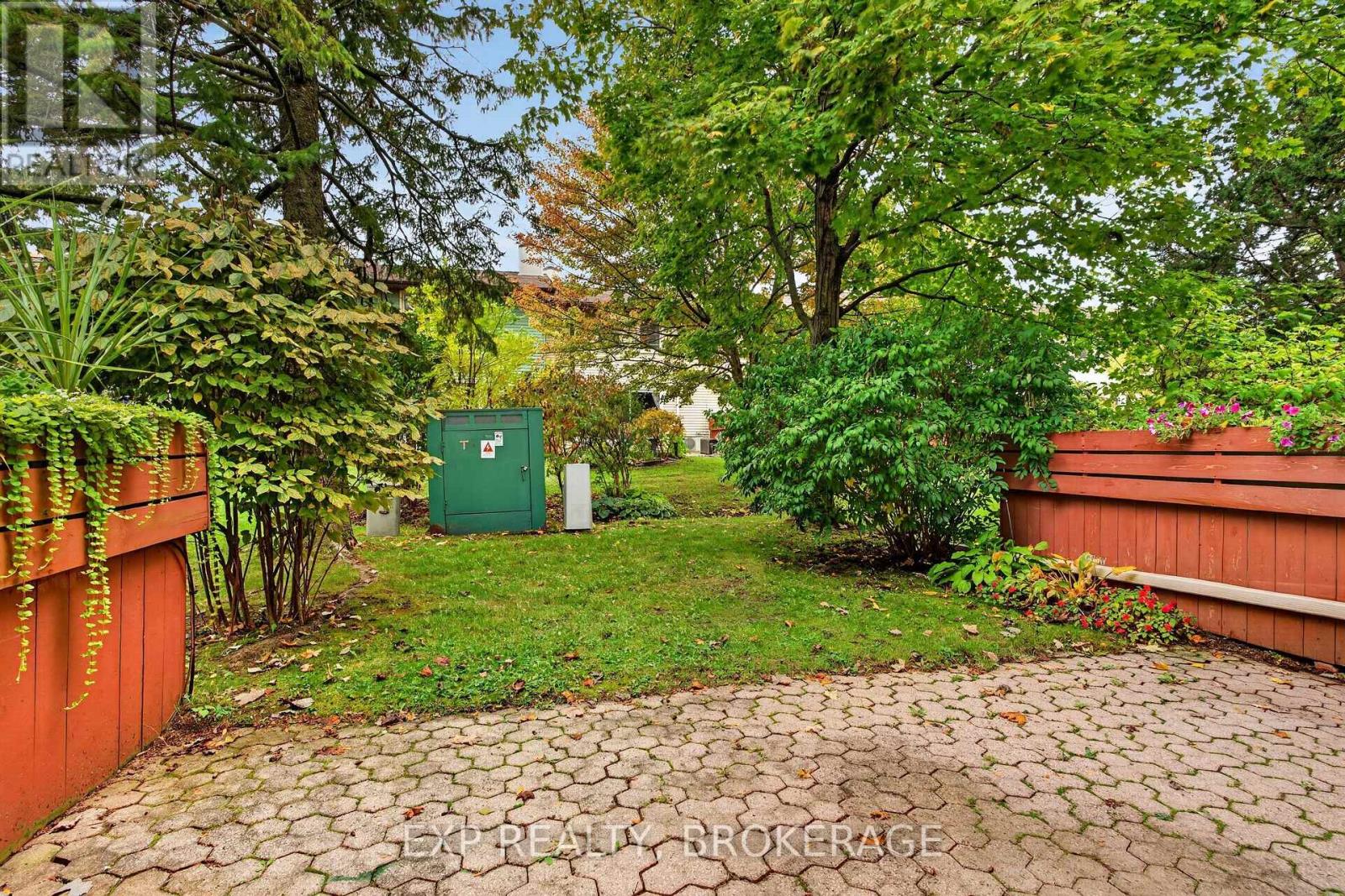 115 Wright Crescent — photo 38