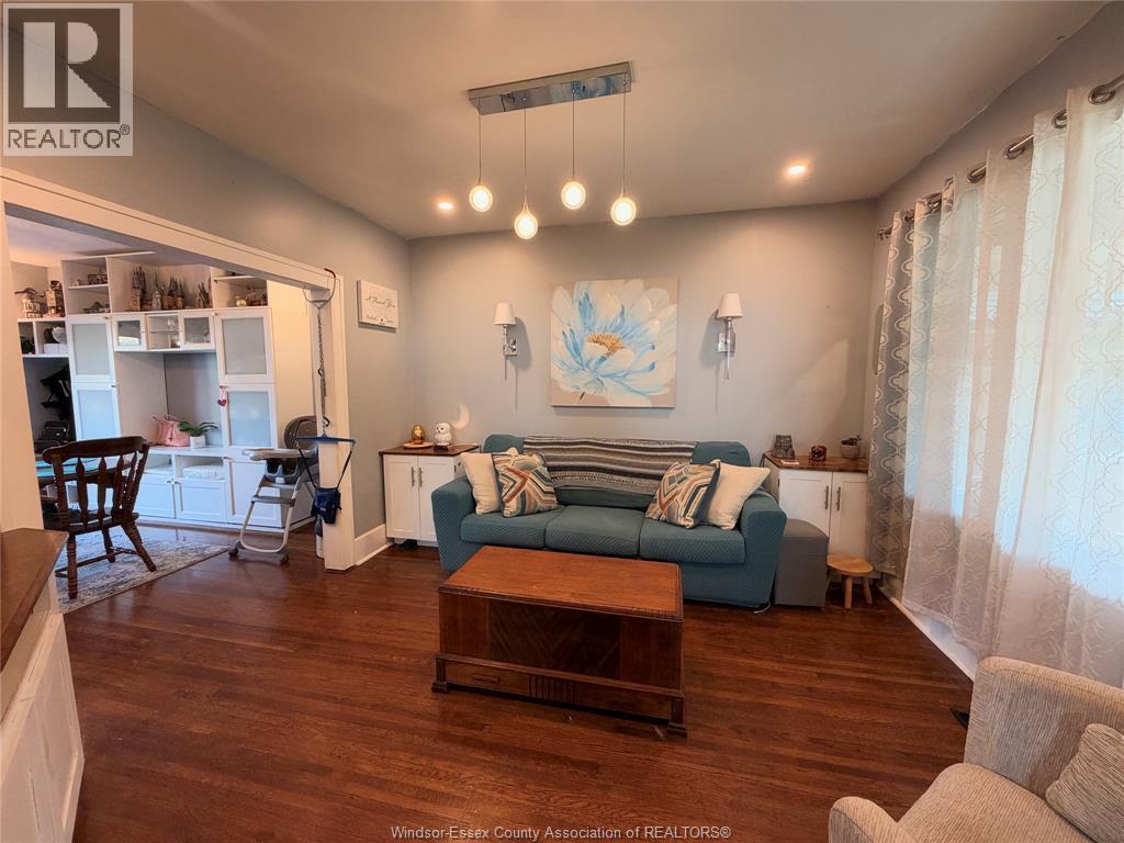 1508 Gladstone Avenue — photo 4