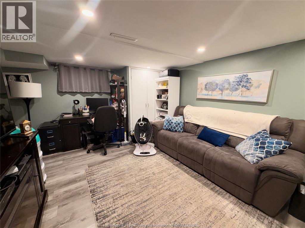 1508 Gladstone Avenue — photo 17