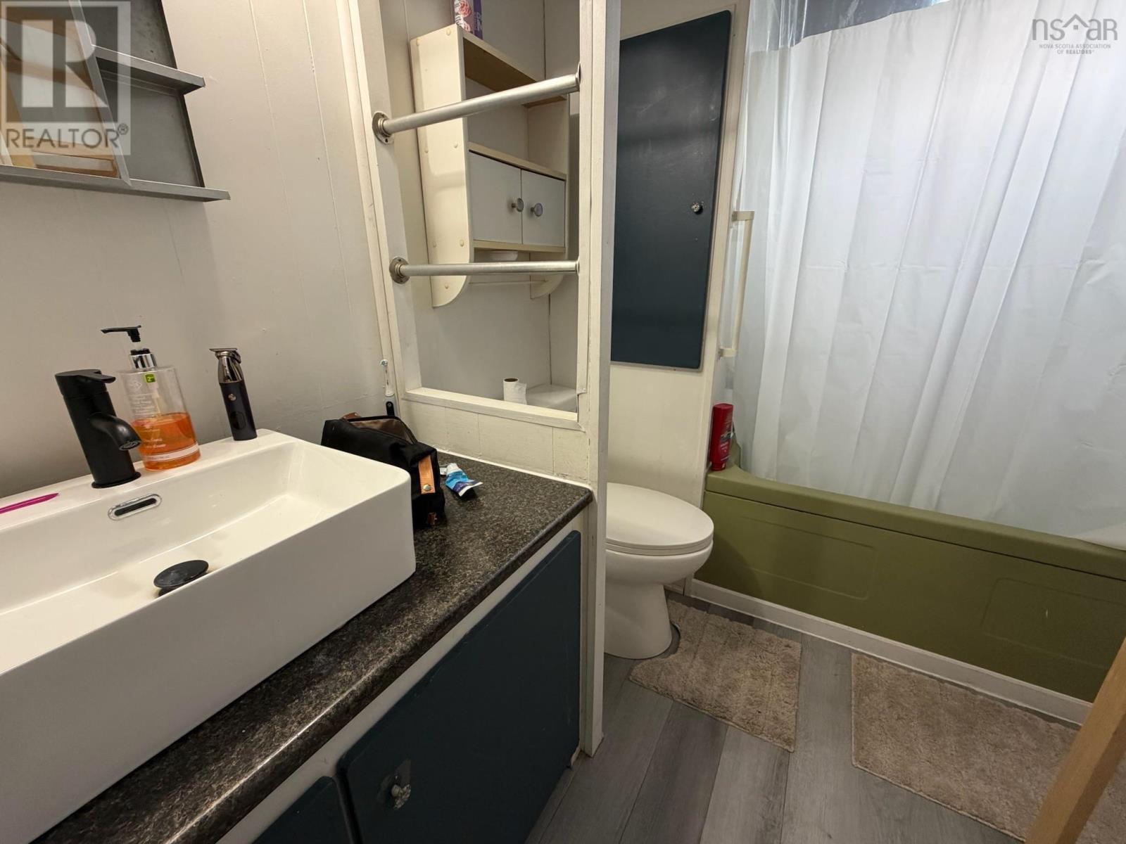 4 LeMarquis Drive - 15