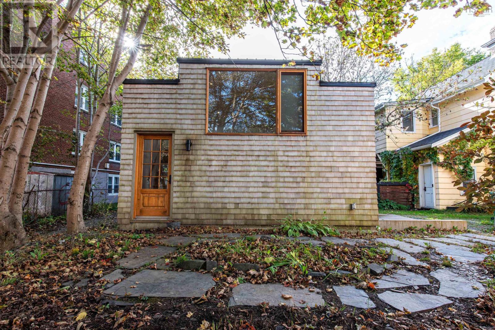 1951 Vernon Street - 32