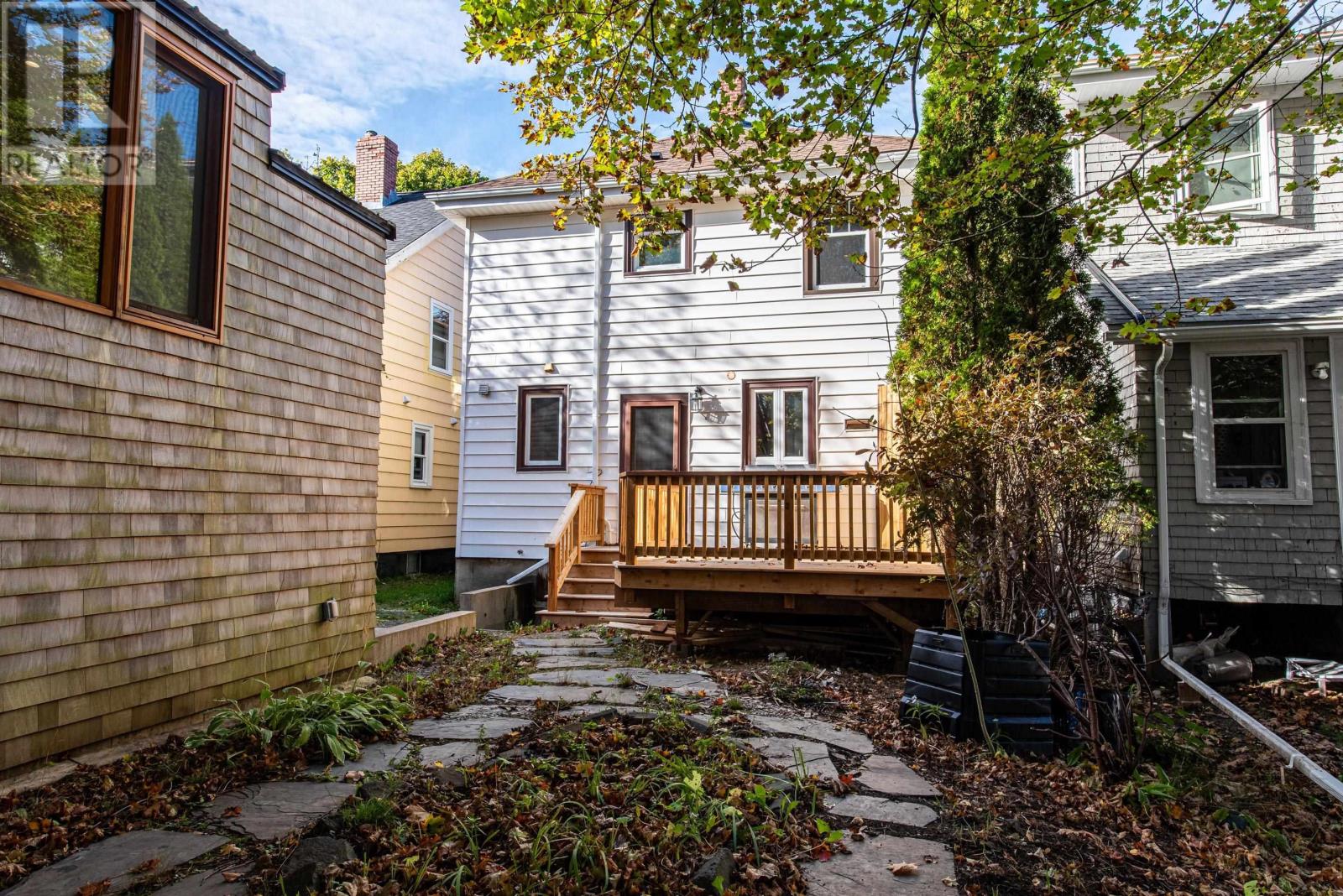 1951 Vernon Street - 25