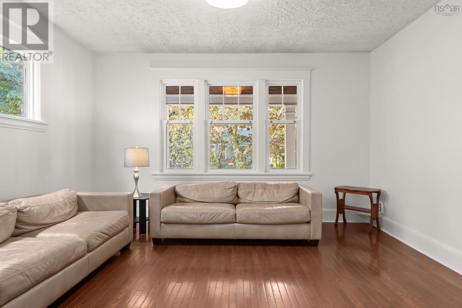 1951 Vernon Street - 10