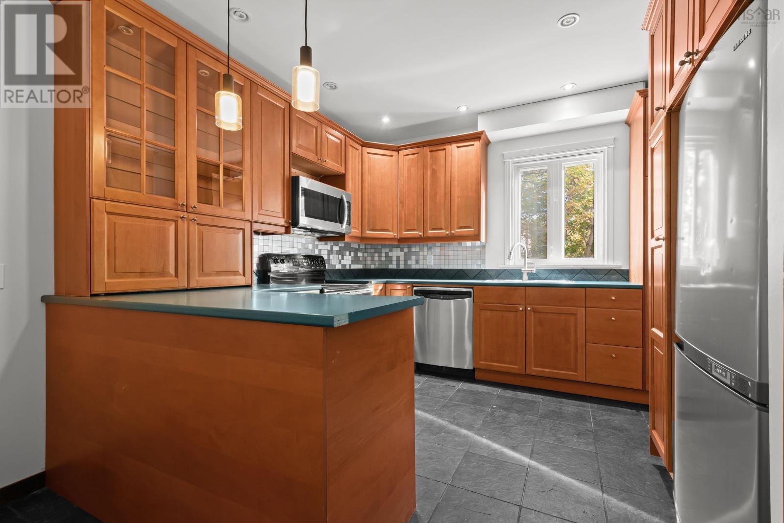 1951 Vernon Street - 14