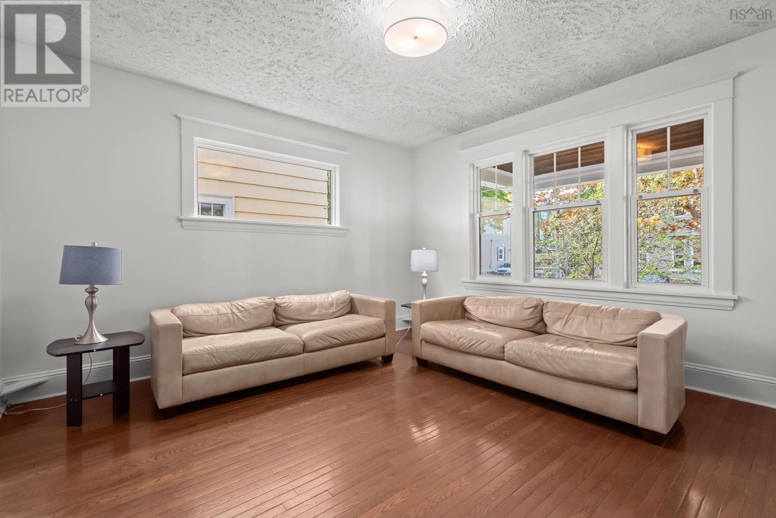1951 Vernon Street - 9