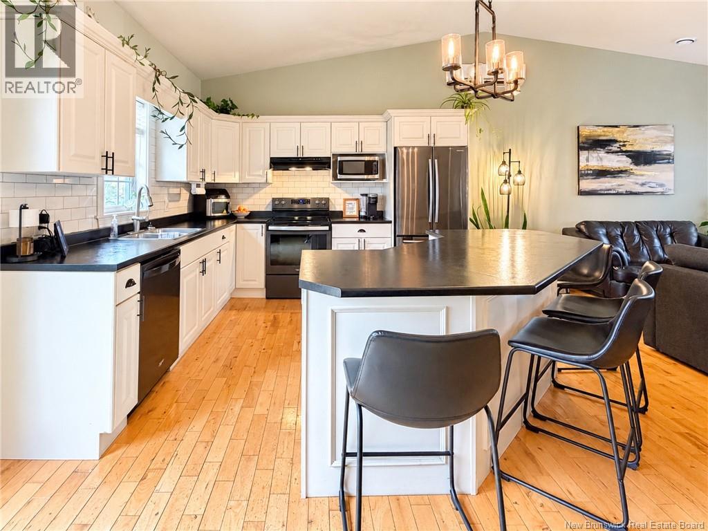 3 Amanda Street - 8