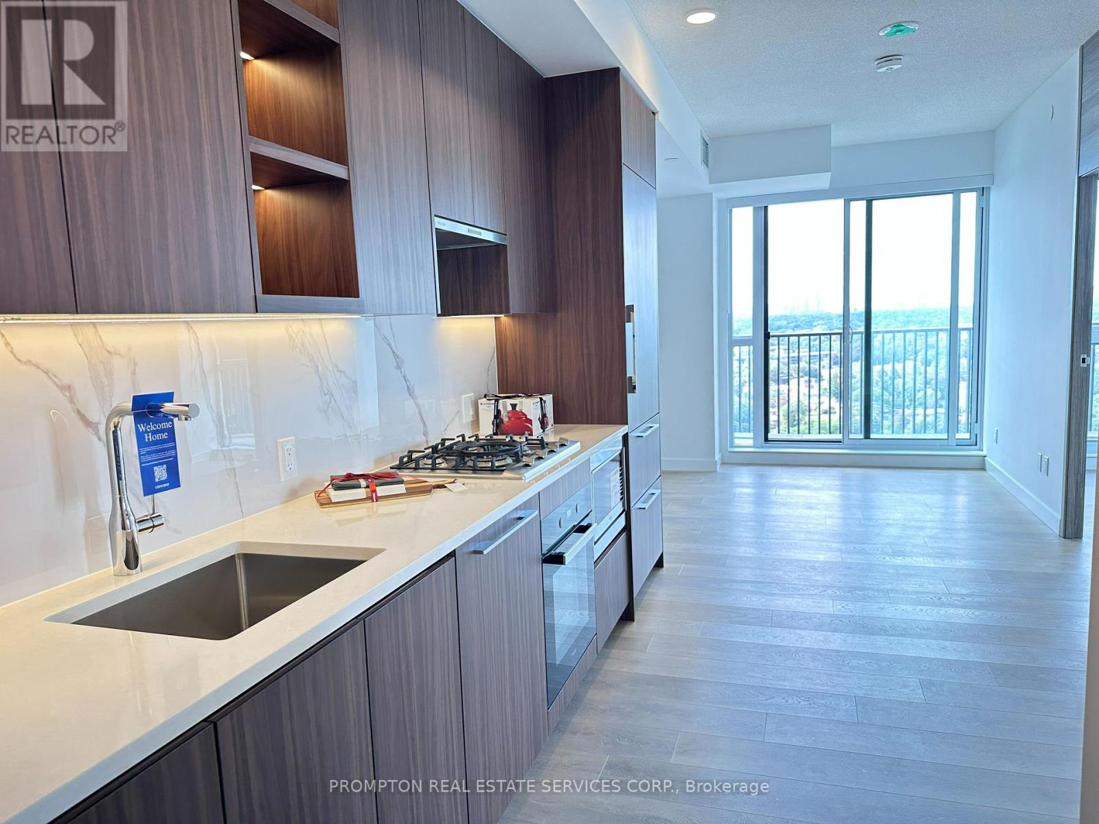 18 Esther Shiner Boulevard — photo 2