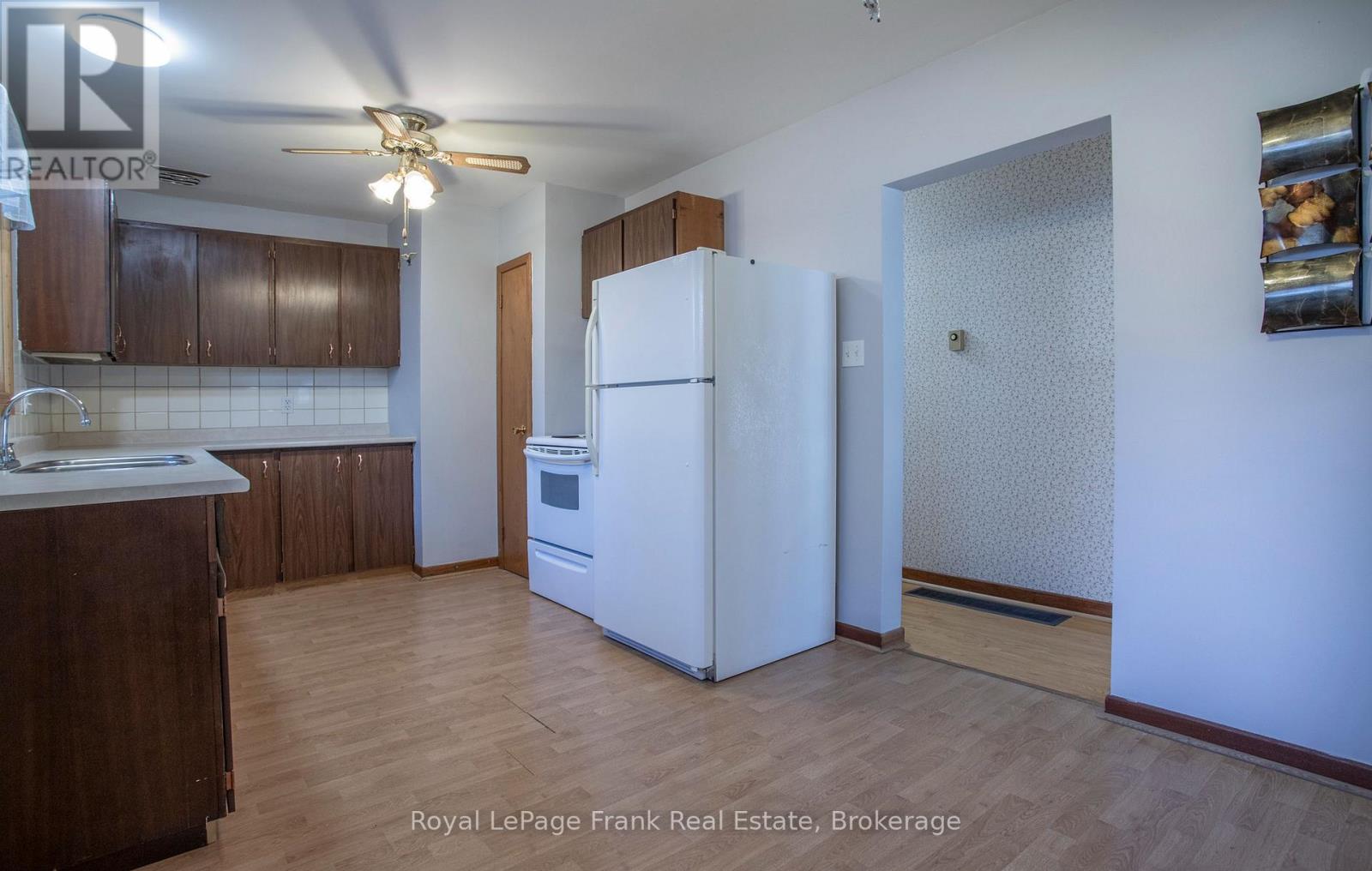 1014 McCullough Drive, Whitby, ON photo 11