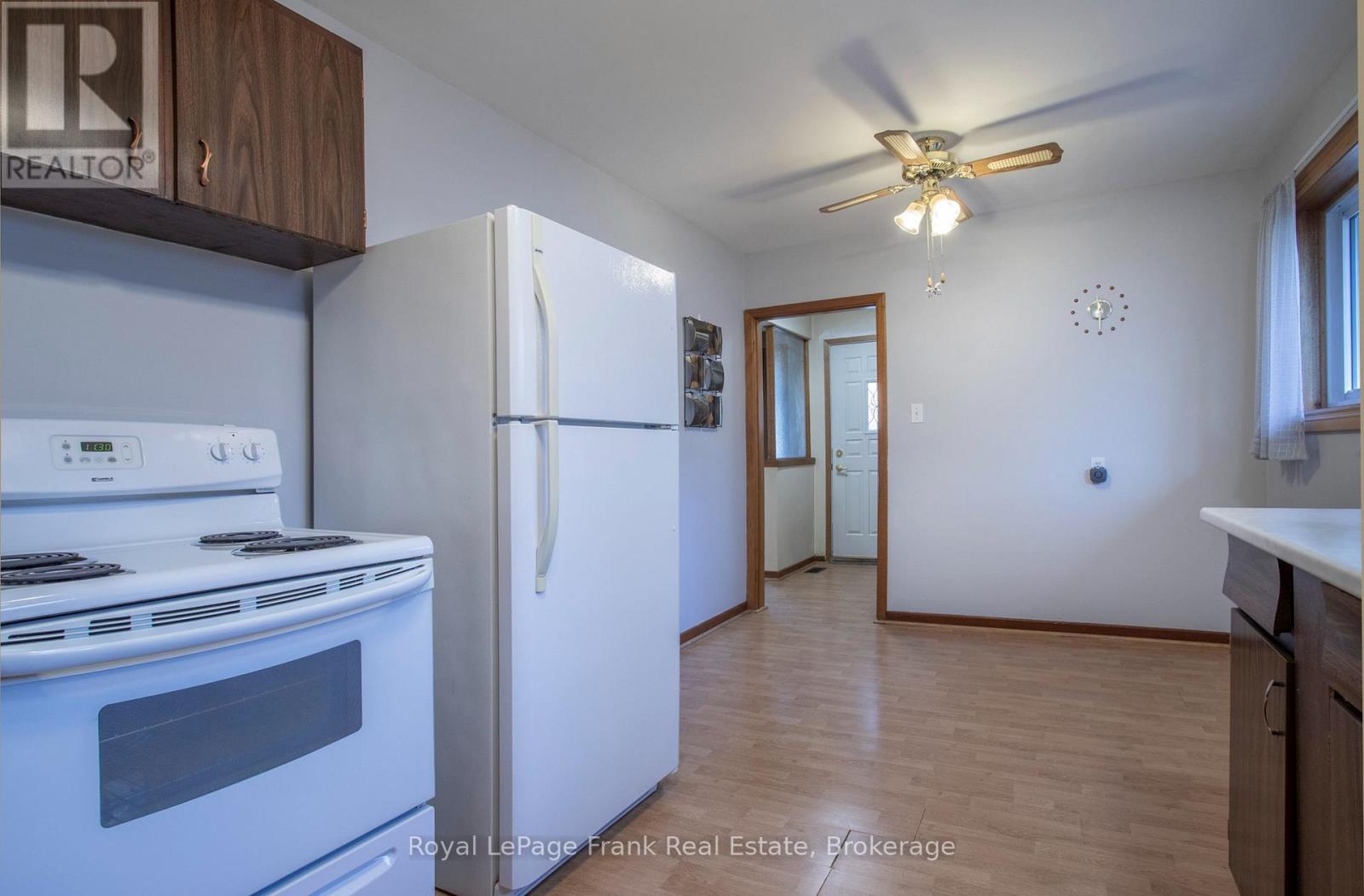 1014 McCullough Drive, Whitby, ON photo 12