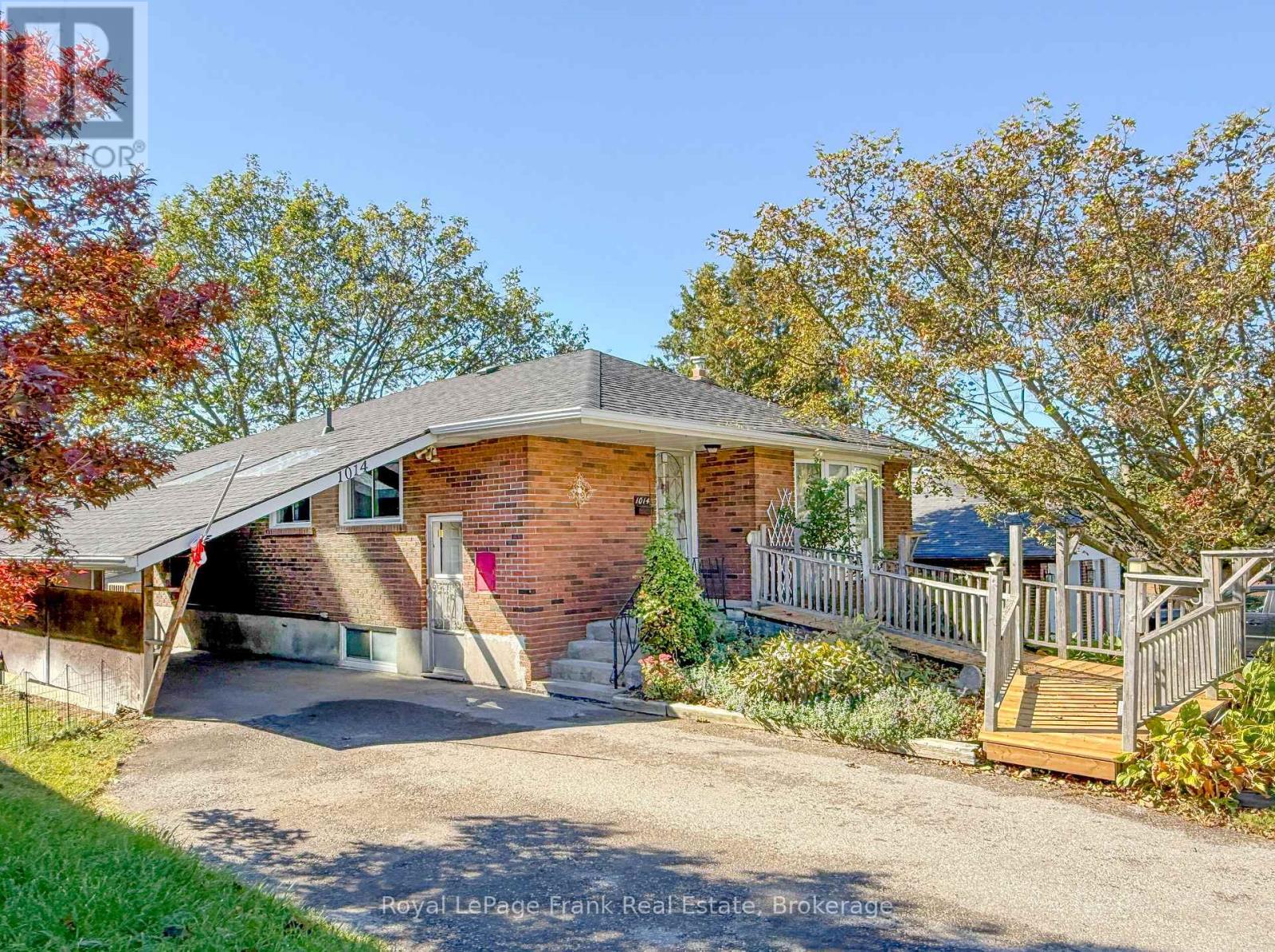 1014 McCullough Drive, Whitby, ON photo 3