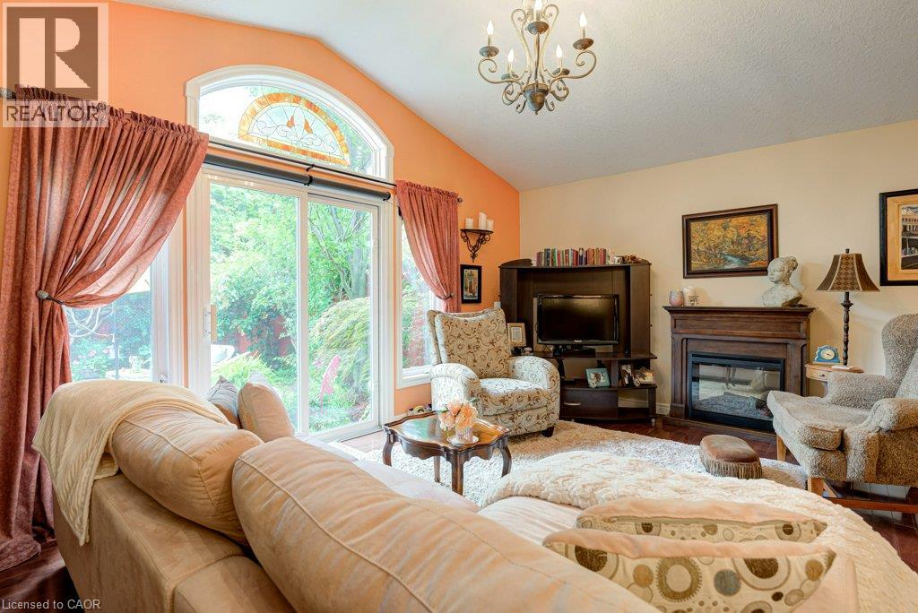 460 Lausanne Crescent — photo 13