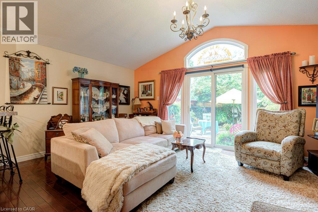 460 Lausanne Crescent — photo 15
