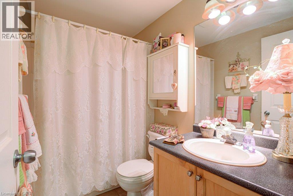 460 Lausanne Crescent — photo 21