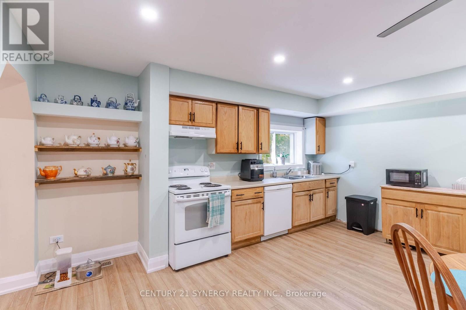 555 Sugarbush Way — photo 13