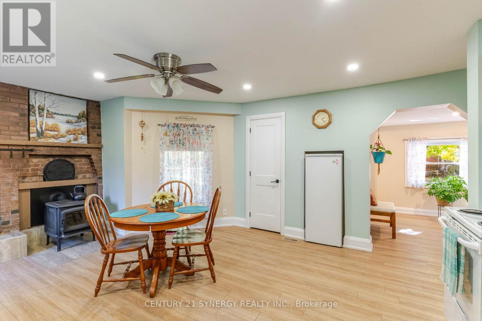 555 Sugarbush Way — photo 14