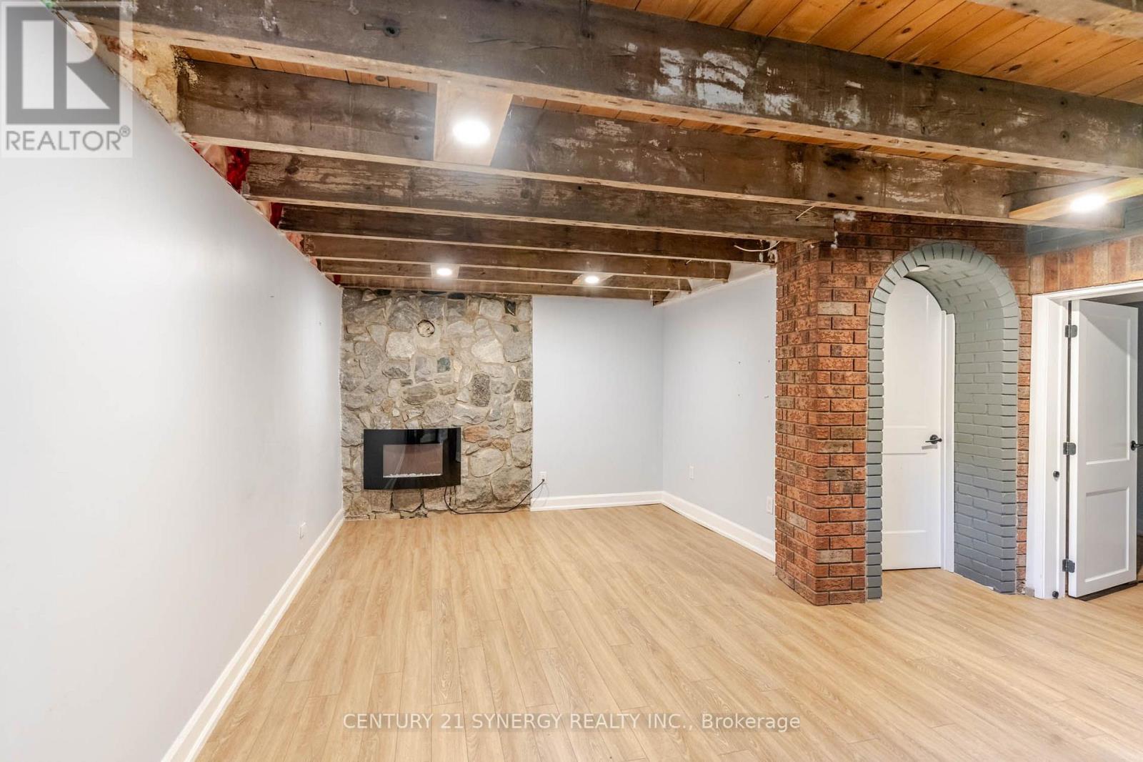 555 Sugarbush Way — photo 30
