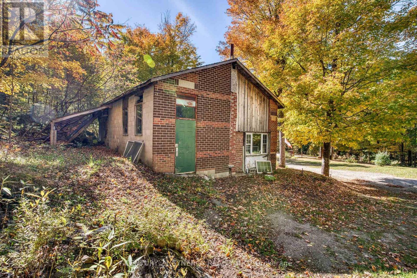 555 Sugarbush Way — photo 41