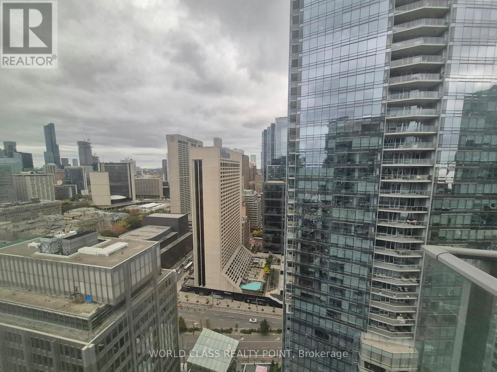 126 Simcoe Street — photo 1