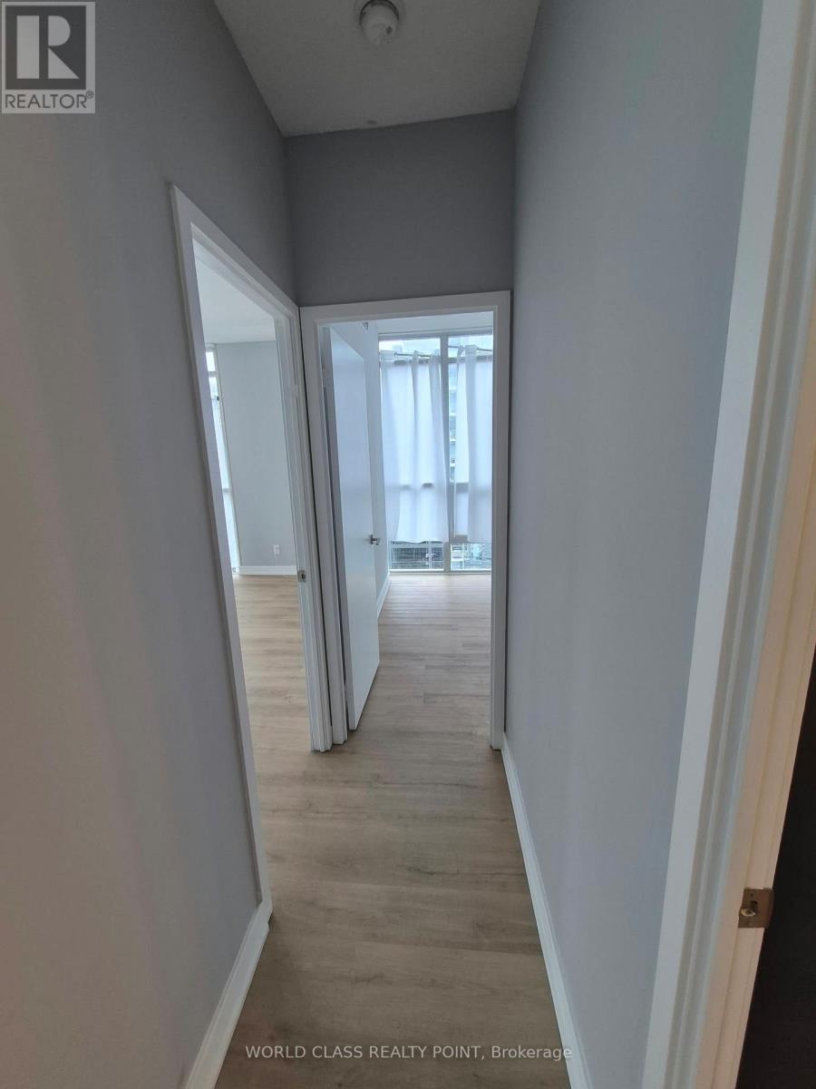 126 Simcoe Street — photo 14